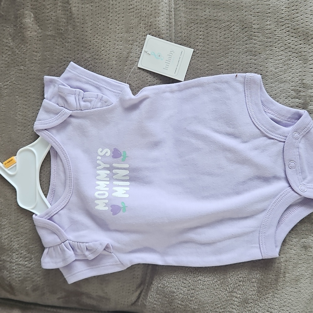 NWT! Mommy's mini onesie 😍 3-6 months